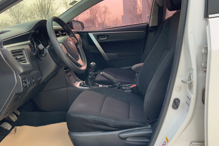 丰田 卡罗拉 2017款 1.2T 手动GL局部细节19