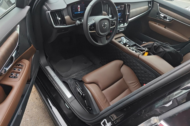 沃尔沃S90 2025款 B5 智远豪华版中控内饰20
