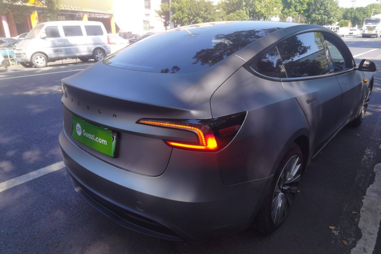 特斯拉 Model 3 2023款 后轮驱动版车身外观6005