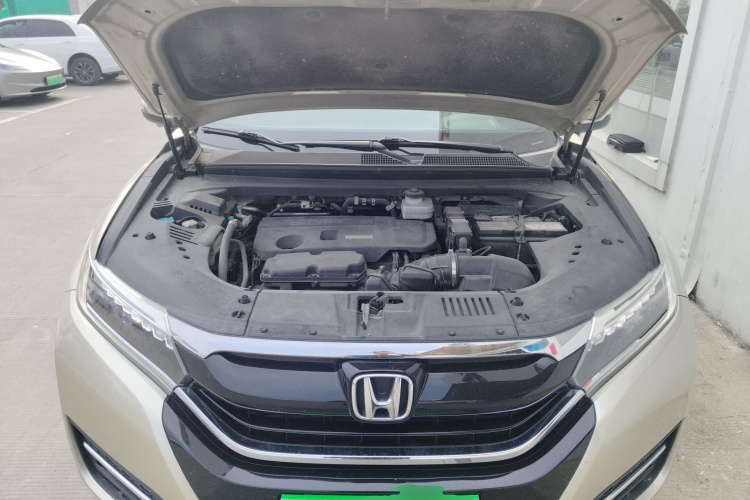 本田UR-V 2017款 370TURBO 两驱尊贵版 国V机舱底盘24