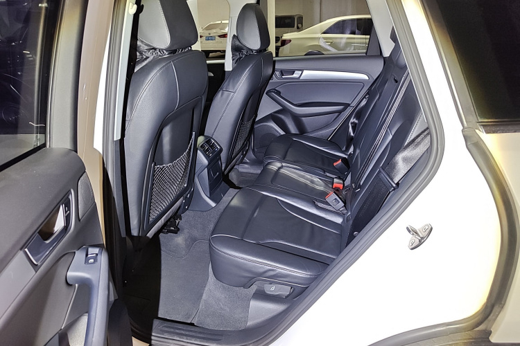 奥迪Q5 2015款 40 TFSI 技术型中控内饰7004