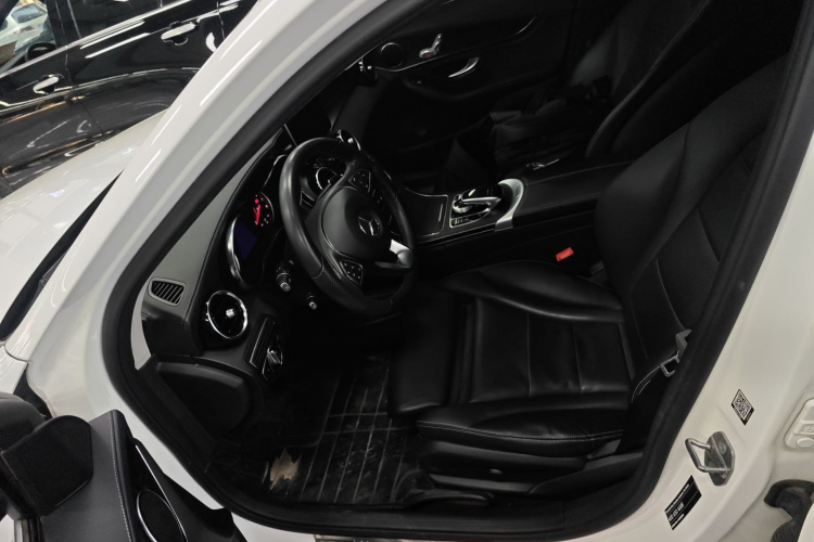 奔驰C级 2017款 C 180 L 运动版中控内饰19