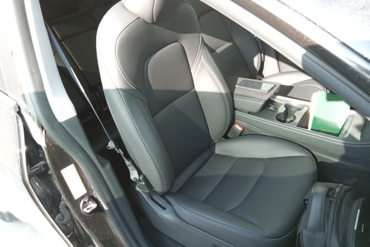 特斯拉 Model Y 2022款 改款 后轮驱动版局部细节41