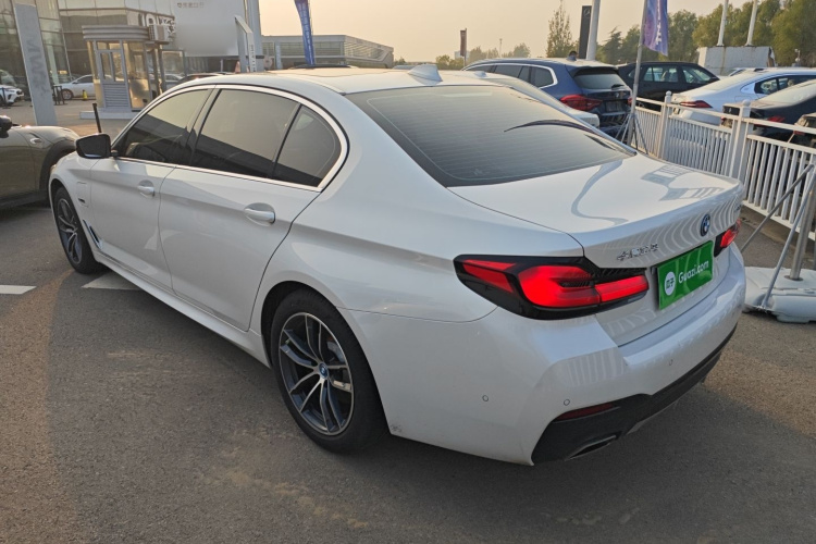 宝马5系新能源 2022款 改款二 535Le M运动套装车身外观4