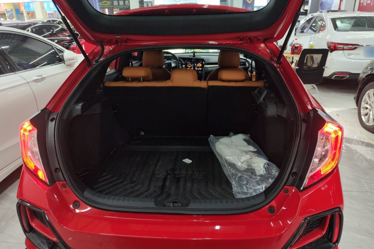 本田 思域 2021款 HATCHBACK 220TURBO CVT新锐控局部细节23