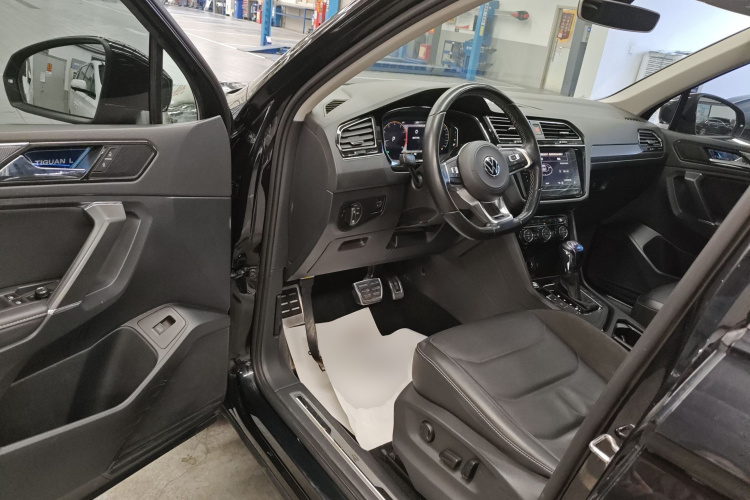 大众 途观L 2021款 330TSI 自动两驱R-Line越享版中控内饰20