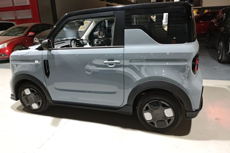 吉利银河 2025款 210km 熊猫卡丁车身外观4