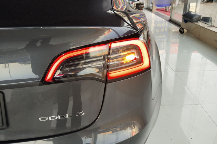 特斯拉 Model 3 2020款 改款 标准续航后驱升级版车身外观9