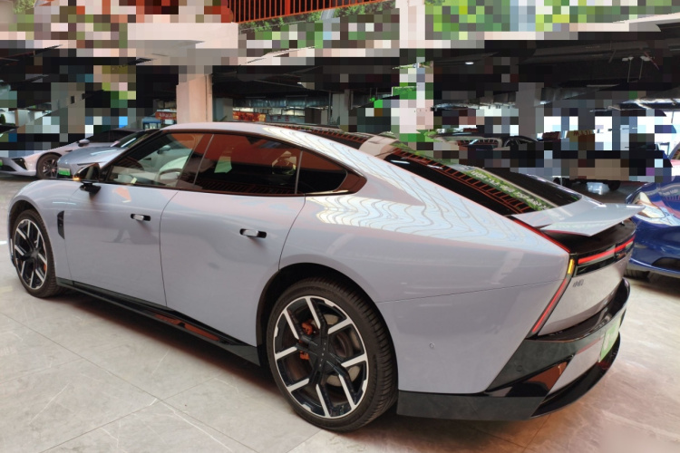 小鹏P7 2025款 702 长续航 Ultra车身外观4