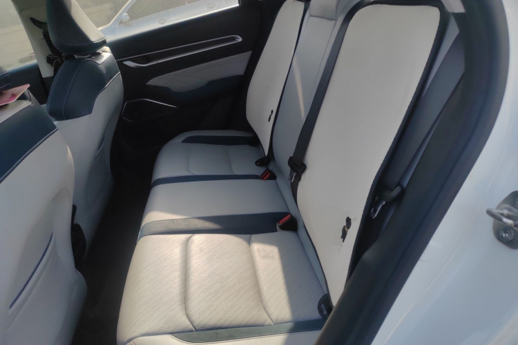 吉利汽车 帝豪 2022款 第4代 1.5L CVT旗舰型中控内饰7004