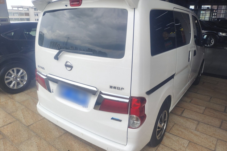 日产NV200 2016款 改款 1.6L CVT尊享型车身外观6004