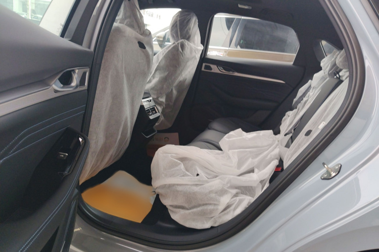 吉利汽车 星瑞 2025款 东方曜 1.5TD 扶摇版中控内饰7004