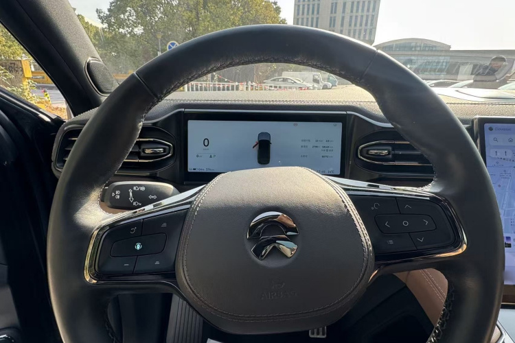 蔚来ES8 2020款 580KM 六座版中控内饰7003