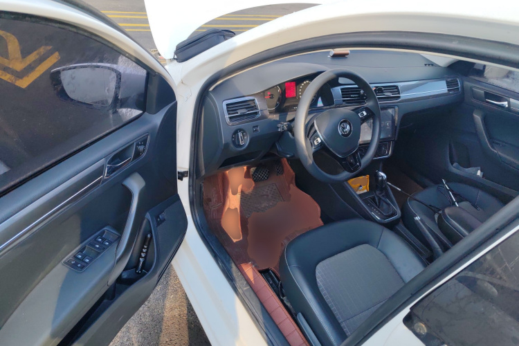 大众 桑塔纳 2016款 1.6L 自动舒适版中控内饰20