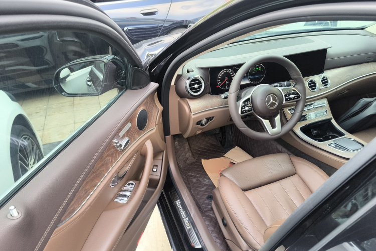 奔驰E级 2019款 E 260 L中控内饰7003