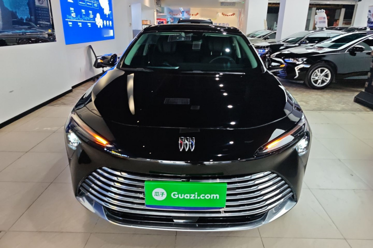 别克 君越 2025款 28T 白金版车身外观2