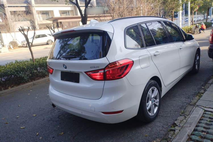 宝马2系多功能旅行车 2015款 218i 领先型车身外观7