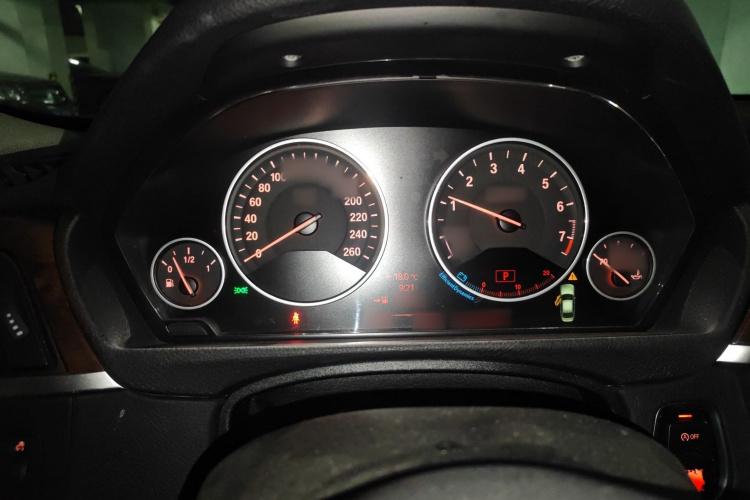 宝马3系 2013款 改款 320Li 豪华设计套装局部细节14