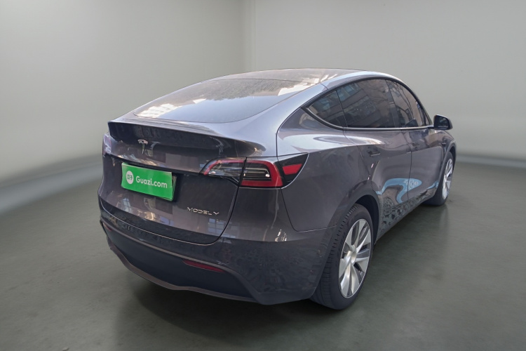 特斯拉 Model Y 2022款 改款 后轮驱动版车身外观7