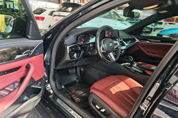 宝马5系 2020款 530Li 领先型 M运动套装中控内饰7003