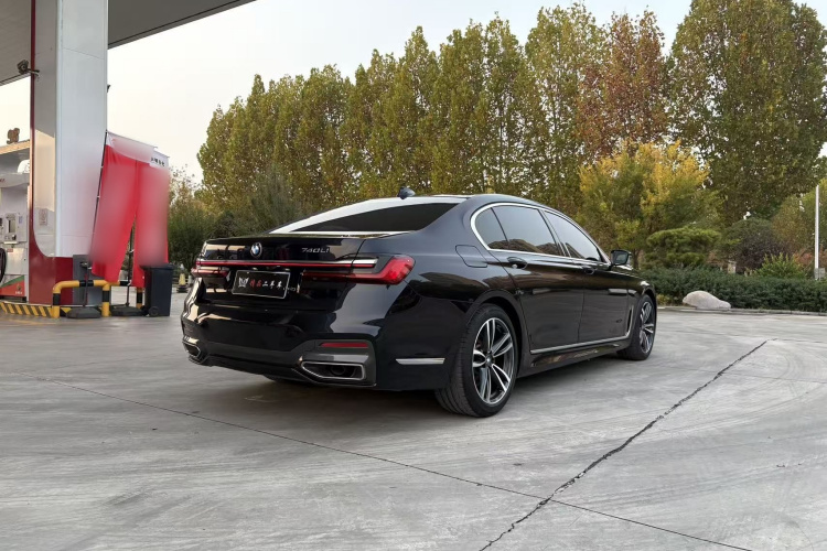 宝马7系 2021款 730Li M运动套装车身外观6005