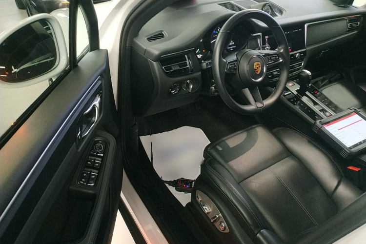 保时捷 2023款 Macan 2.0T中控内饰7003