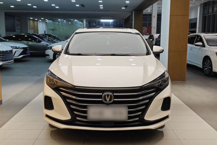 长安 逸动 2020款 PLUS 1.6L GDI 手动豪华型车身外观6015