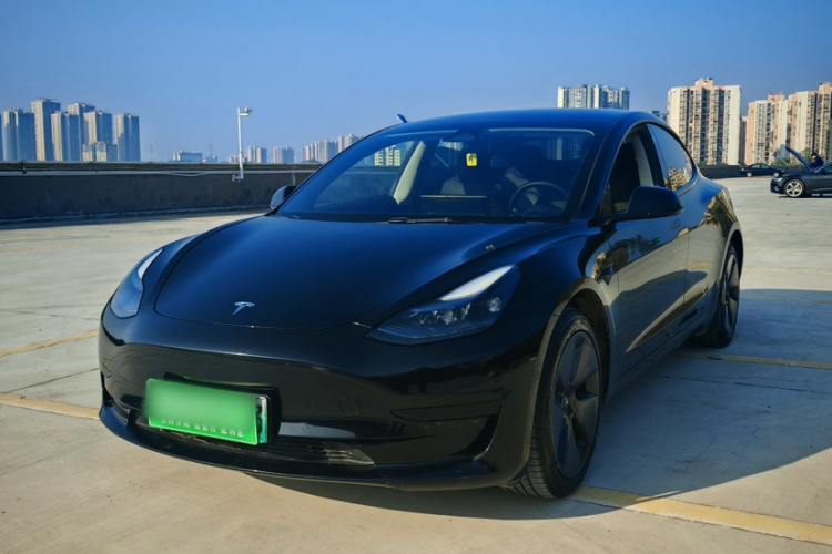 特斯拉 Model 3 2022款 后轮驱动版车身外观1