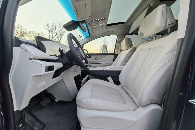 别克GL8新能源 2026款 陆尊 奢享版中控内饰7003