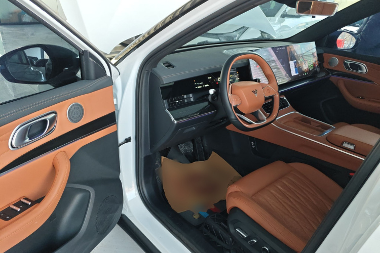 哪吒汽车 哪吒L 2024款 增程 220 闪充版中控内饰7003