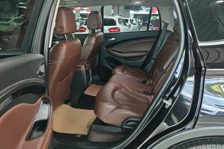 别克 昂科威 2018款 28T 四驱精英型中控内饰21