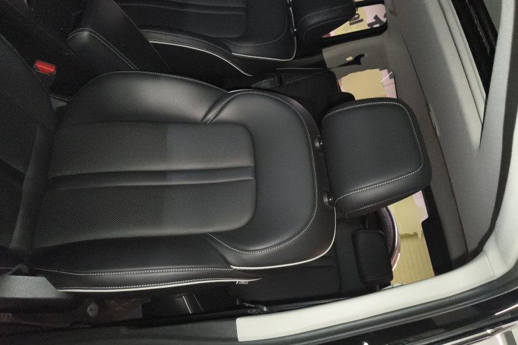 坦克300 2023款 越野版 2.0T 征服者中控内饰19