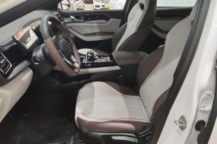 比亚迪 秦PLUS 2024款 荣耀版 DM-i 120KM领先型中控内饰19