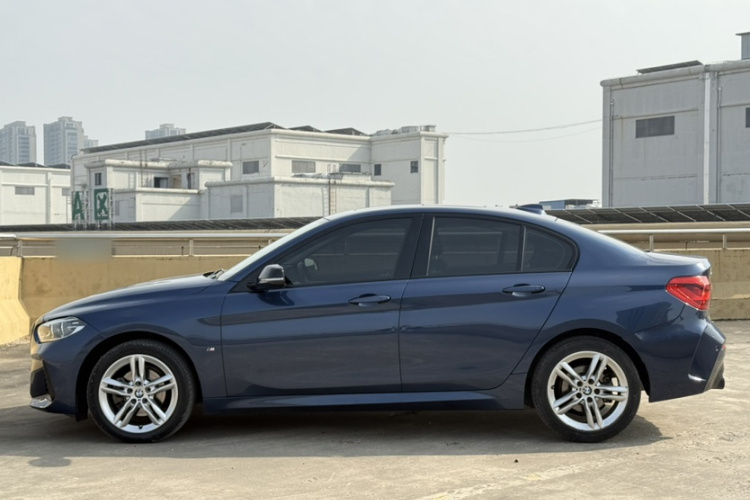 宝马1系 2021款 改款 120i M运动曜夜版车身外观6001