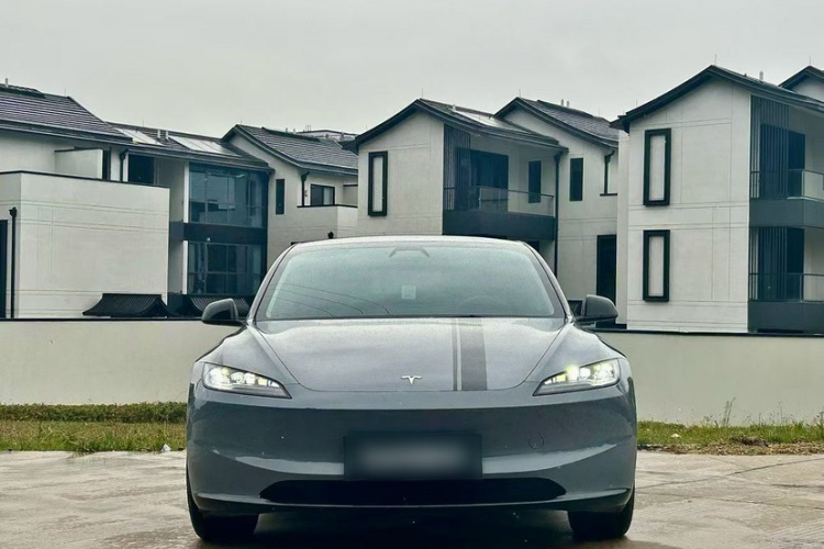 特斯拉 Model 3 2023款 后轮驱动版车身外观6008