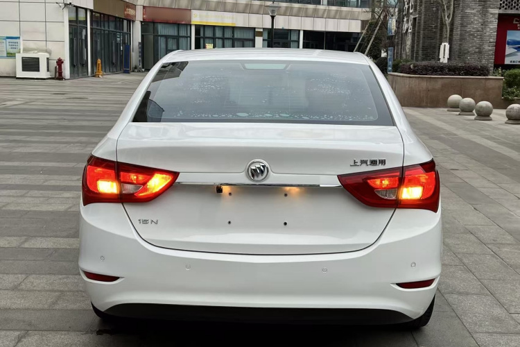 别克 英朗 2017款 15N 自动精英型车身外观6