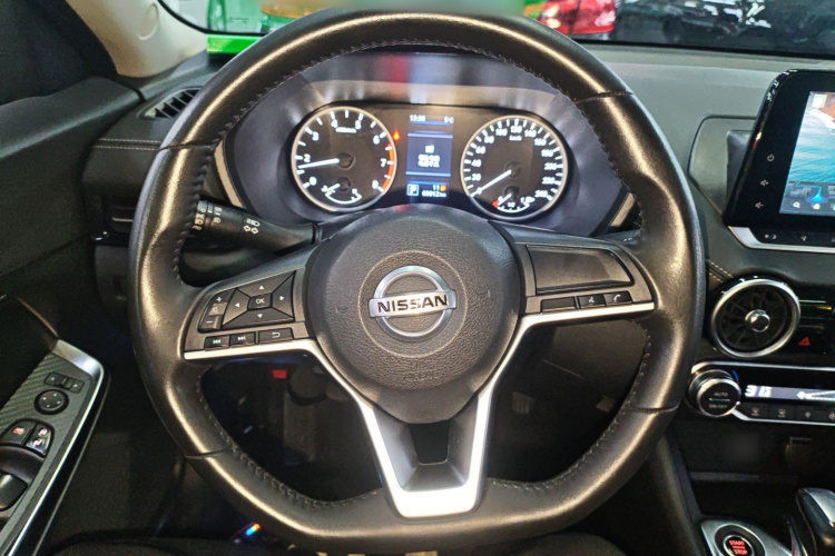 日产 轩逸 2021款 1.6L XL CVT智享版中控内饰13