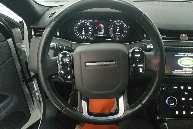 路虎 揽胜极光 2020款 249PS R-DYNAMIC S 运动版中控内饰13