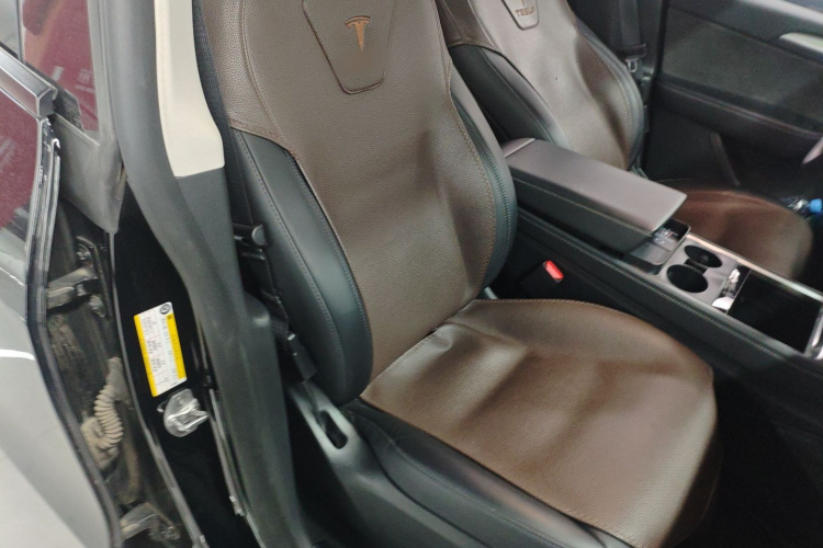 特斯拉 Model Y 2023款 长续航全轮驱动版局部细节41