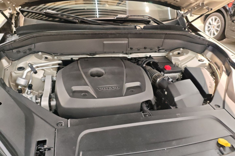 沃尔沃XC90 2018款 T6 智逸版 7座机舱底盘24