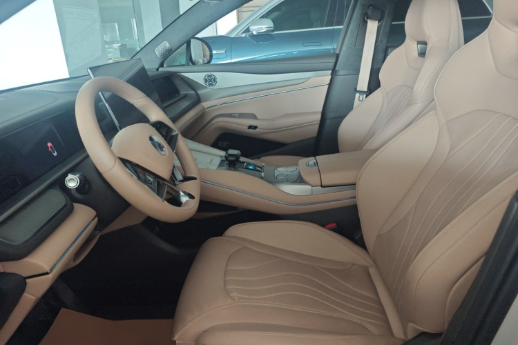 腾势N7 2024款 630 四驱智驾Max版中控内饰19