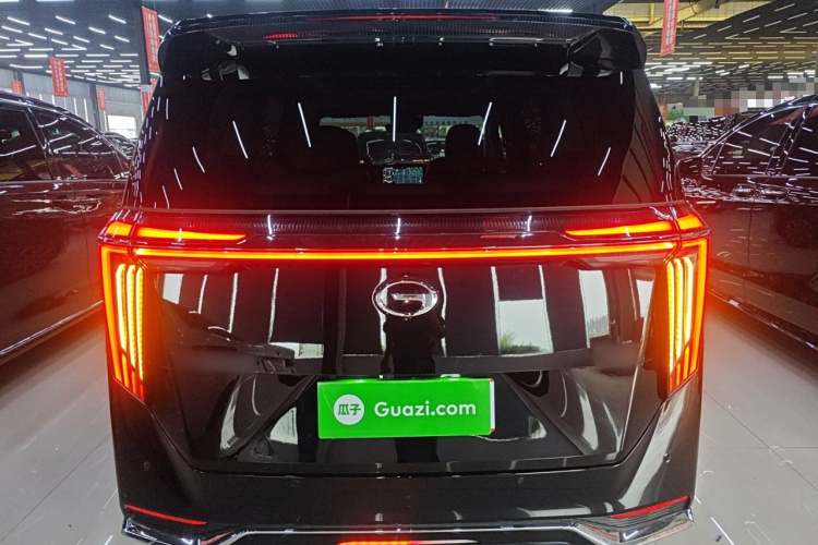 广汽传祺 传祺M8 2024款 大师系列 400T 至尊版车身外观6