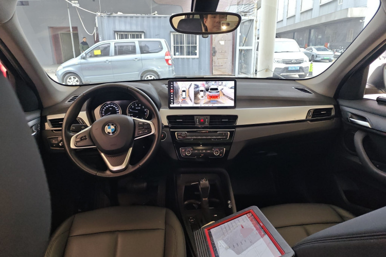 宝马X1 2019款 sDrive20Li 领先型中控内饰12