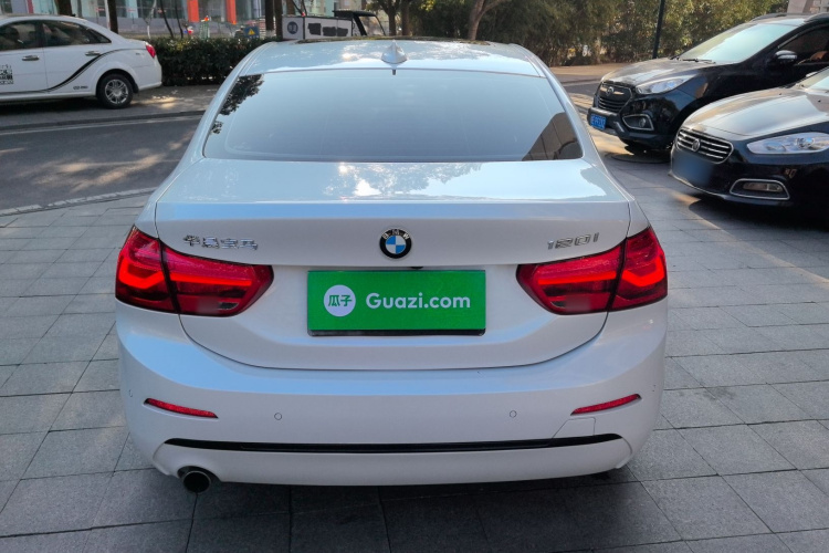 宝马1系 2018款 改款 118i 运动型车身外观6004