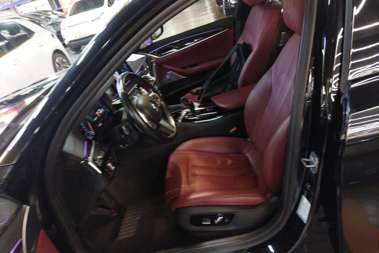 宝马5系 2019款 530Li 尊享型 M运动套装局部细节19