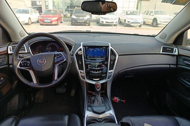 凯迪拉克SRX 2015款 3.0L 精英型中控内饰12