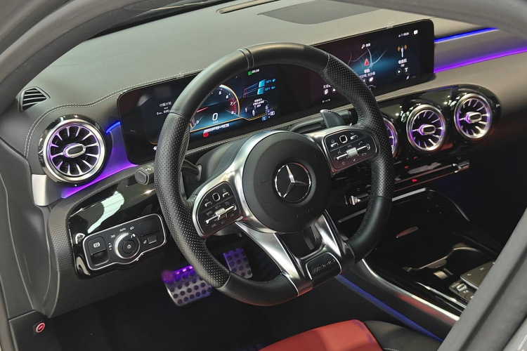 奔驰A级AMG(进口) 2020款 改款 AMG A 35 4MATIC中控内饰7002