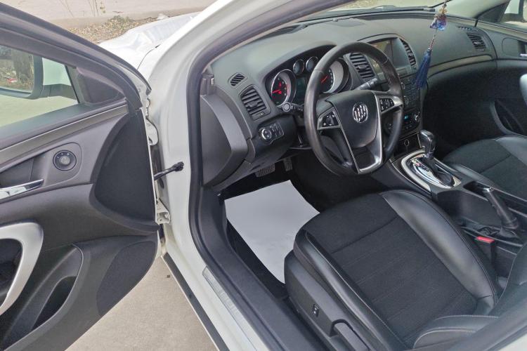 别克 君威 2013款 1.6T 自动精英运动版中控内饰7002