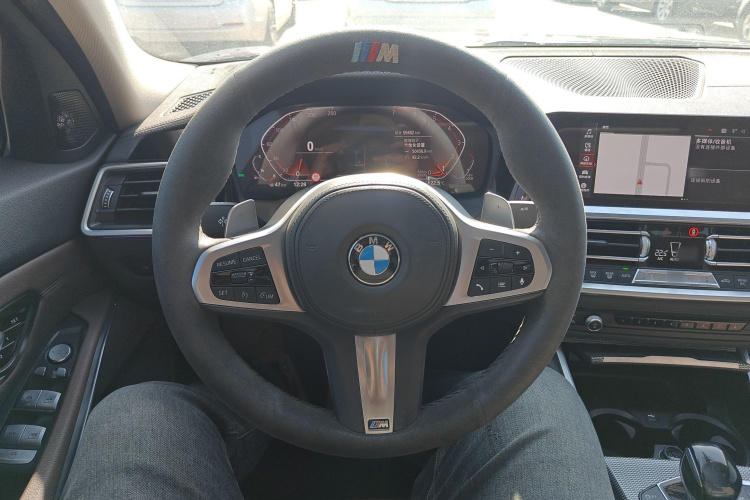 宝马3系 2020款 改款 325i M运动曜夜套装中控内饰13