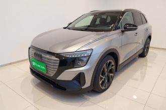 奥迪Q5 e-tron 2022款 50 e-tron quattro 荣耀型 机甲套装